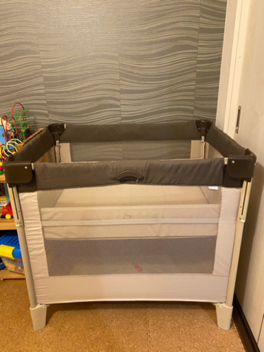 アップリカ　ココネル　ベビーベッド