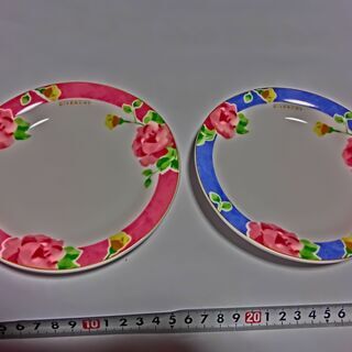 ★GIVENCHY、ジバンシープレート２枚、、状態綺麗、★👉プロ...