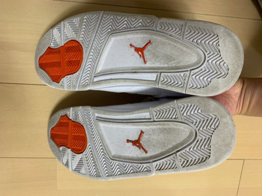 NIKE AIR JORDAN 4 RETRO 