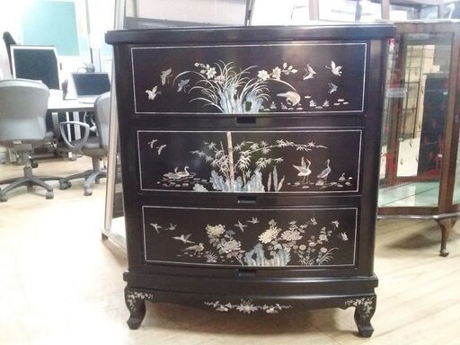 【店舗同時販売中】　螺鈿細工　黒漆塗り３段箪笥　　引出レール付　　『店頭ご来店購入限定】
