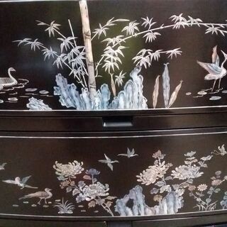 【店舗同時販売中】　螺鈿細工　黒漆塗り３段箪笥　　引出レール付　　『店頭ご来店購入限定】の画像