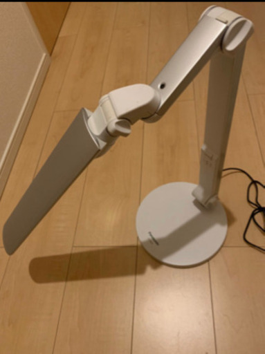 ほぼ新品デスクライト