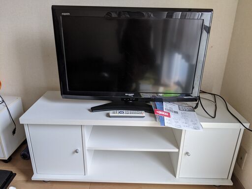 【交渉中】32型液晶テレビと白のローボード