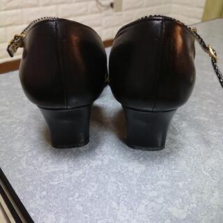 DEBORAのパンプスの画像