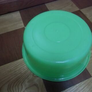 【取引成立】●無料● 洗面器 黄緑色 差し上げます。＊石川県＊美川より＊期間限定の画像