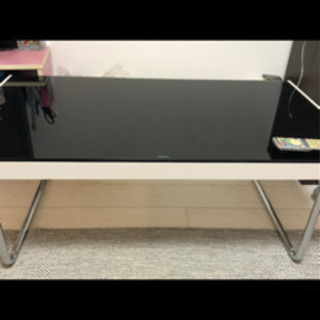 ガラス製ローテーブル