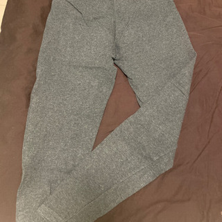 女性用レギンス、ワンピースの画像