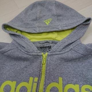男女兼用 adidas パーカーの画像