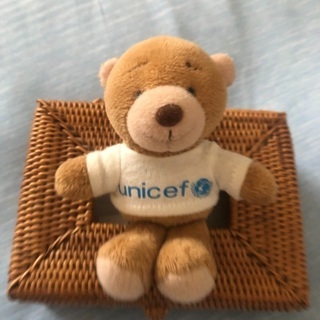 美品！ユニセフ　クマのキーホルダーの画像