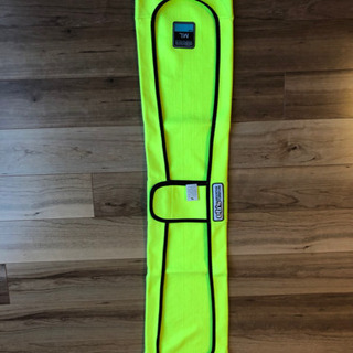 新品未使用品です。色も明るく他の人とかぶらないのでオススメです^...
