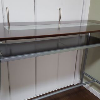 おしゃれなカウンターテーブルです。の画像