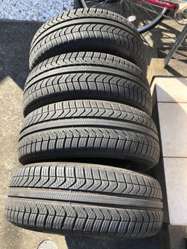 ピレリ オールシーズンタイヤ 205/60R16 4本 バリ溝