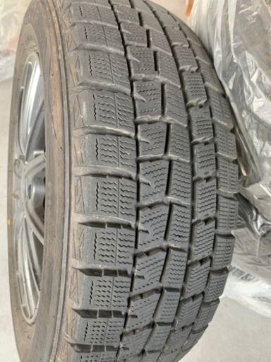 スタッドレスタイヤです。