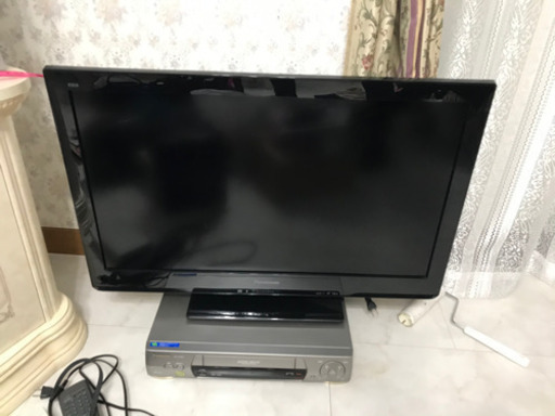 パナソニック　2011年製　32型　テレビ