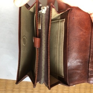 【商談中】コムサの本革財布　カード収納たっぷりの画像