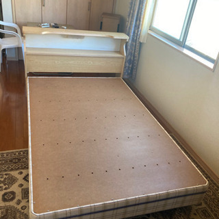宮付きセミダブルベッド　無料
