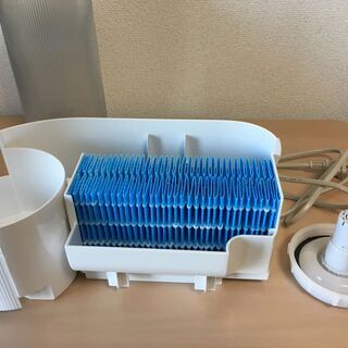 加湿器sharp シャープ のHV-J30-Wとカートリッジのセットを6000円で。の画像