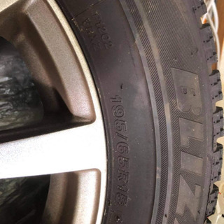 Bridgestone blizzak vrxスタッドレスタイヤホイル付き4本の画像