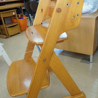 無料！☆チャイルドチェア☆Combimini☆幅約45×奥行約54×高さ約76cmの画像