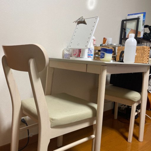 ニトリのテーブル椅子セット