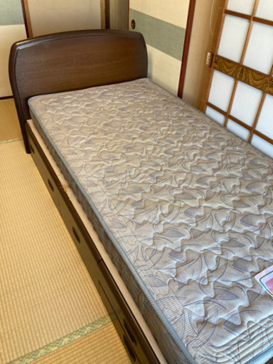 シングルベッド