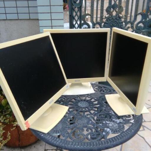 I/Oデータ　モニター　LCD-AD171EW　まとめて3台　パソコンとつないで