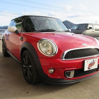 【自社ローン★ミニク－パ－★車検２年付納車★イギリス生まれのＭＩＮＩ！　丸いヘッドライトが特徴の可愛い車！　オシャレなＭＩＮＩで出かけませんか?★の画像