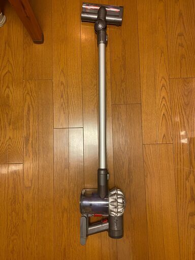 ダイソンV６　掃除機　※バッテリー交換必要