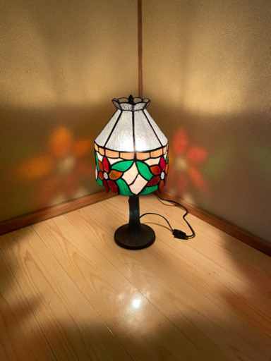 ステンドグラス　花模様ランプ