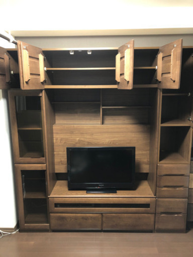 テレビボード、テレビ台