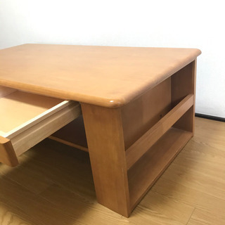 収納豊富なセンターテーブルの画像