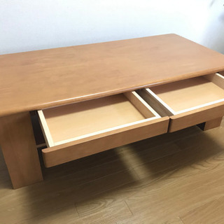収納豊富なセンターテーブルの画像