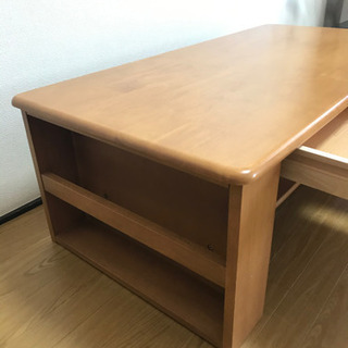 収納豊富なセンターテーブルの画像