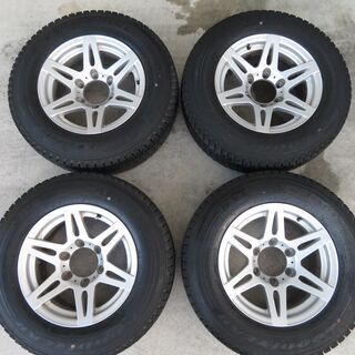 スタッドレスタイヤ　215/70R15　107/105LT　17...