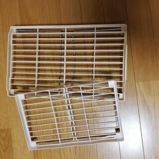 折りたたみ式の棚