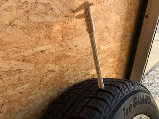 スタッドレス　１９５/６５Ｒ１５　エスクァイア ハイブリッド