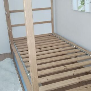 IKEA の Kura（ロフトベッド）