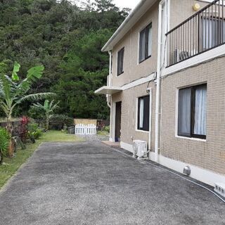 山の中一戸建て中古物件リフォーム済み家賃貸し月15万 − 沖縄県