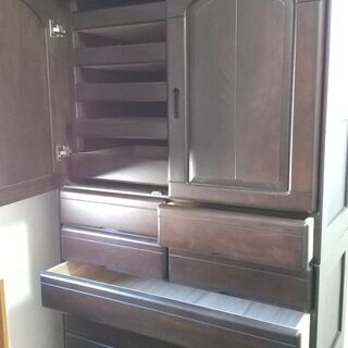 譲ります。取りに来られる方。和、洋タンス