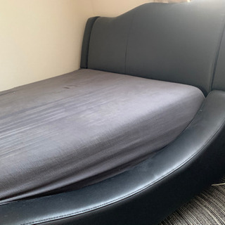 ベットのフレーム売ります❤️年末まで取りに来て頂ける方の画像