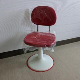 キッズ用のレトロでポップなチェア4脚セットの画像