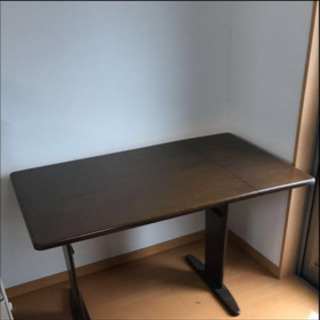 広げられるダイニングテーブル