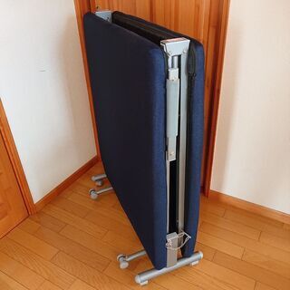 【取引中】簡易 折りたたみベッド シングルサイズ