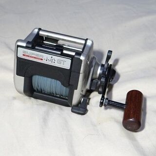 釣り　リール  １０００円～５００円の画像