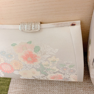 着物用バッグと草履、組み紐、帯揚の画像