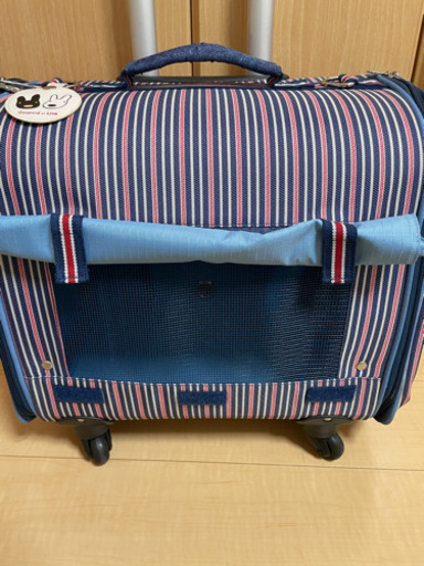 ペットキャリー　リサとガスパール②