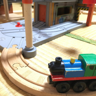 木のおもちゃ　木の電車　トーマス　IKEA  ボーネルンド？