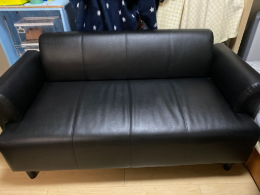黒色ソファ