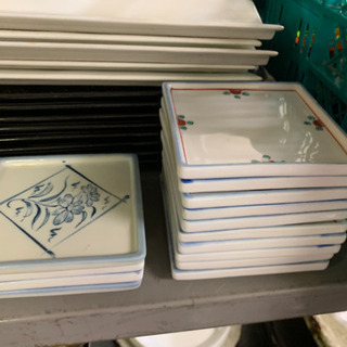 お皿山ほどあります！の画像