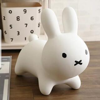 新品🐰ブルーナボンボン